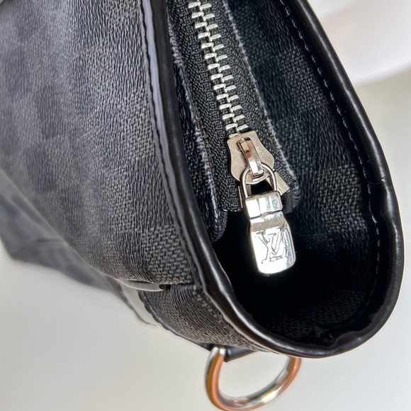 LV Louis Vuitton Graphite Shoulder Bag Checkered Graphite (Men’s) - Picture 6 of 10